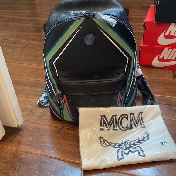 MCM Stark Medium Black Backpack NWT - Picture 6 of 16